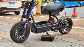 惠城特產(chǎn),花里胡哨的極酷電瓶車